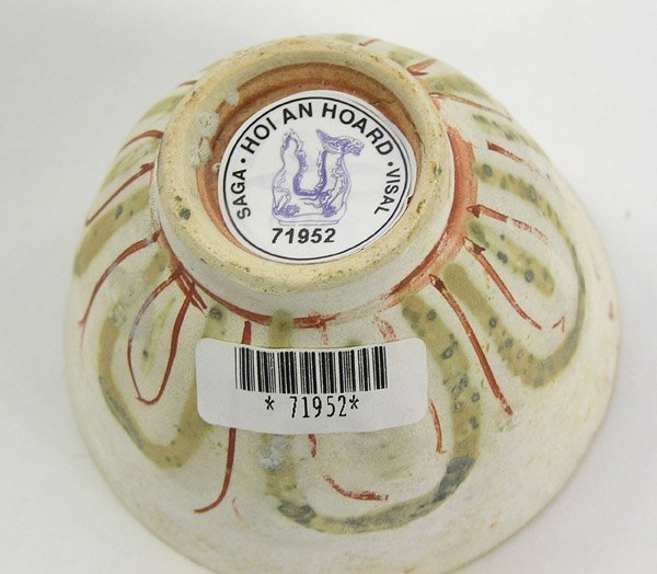 Vietnamese porcelain, Hoi An Hoard: (lot of 2) Vietnamese enamel decorated porcelain bowls, late 15th/early 16th century, each from the famous Hoi An hoard, the first a small cup painted with floral motifs, the second a low globular jar