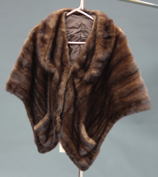 Henri Rendel vintage sable jacket: (lot of 2) Henri Rendel vintage sable jacket, 8/10; together with a dark brown mink stole