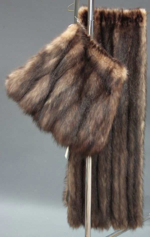 Mink muff/purse and shawl: (lot of 2) Mink muff/purse and shawl