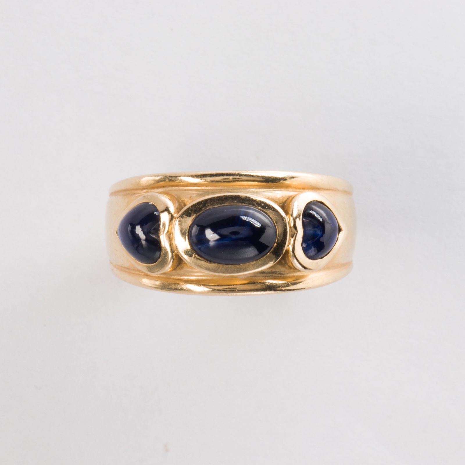 An onyx and fourteen karat gold ring (1 of 1)