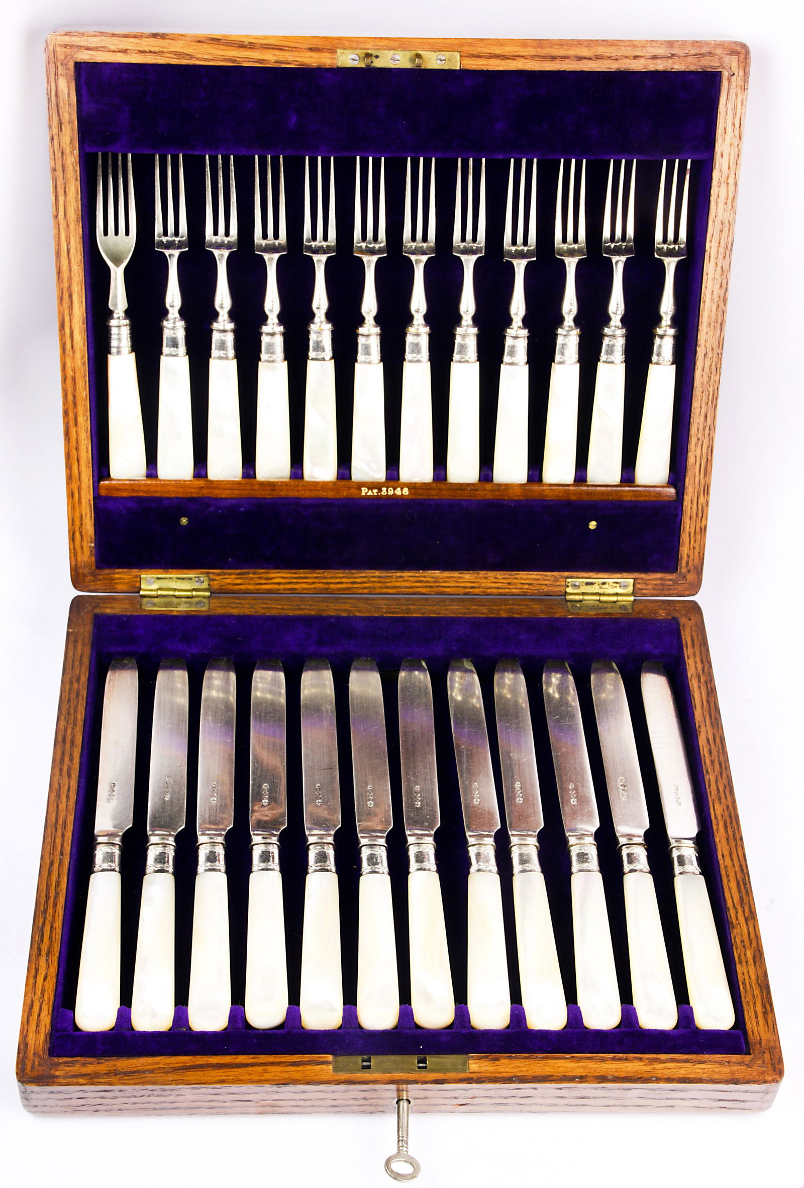 Cased Victorian James Deakin & Sons mop Sheffield plate (1 of 2)