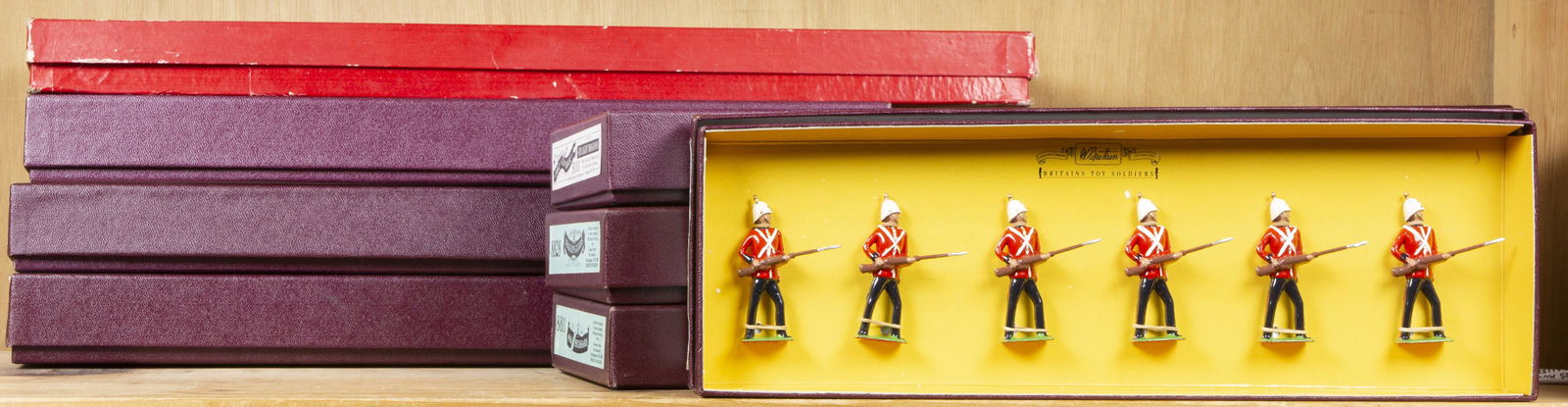 (lot of 8) Box of early toy soldiers (1 of 1)