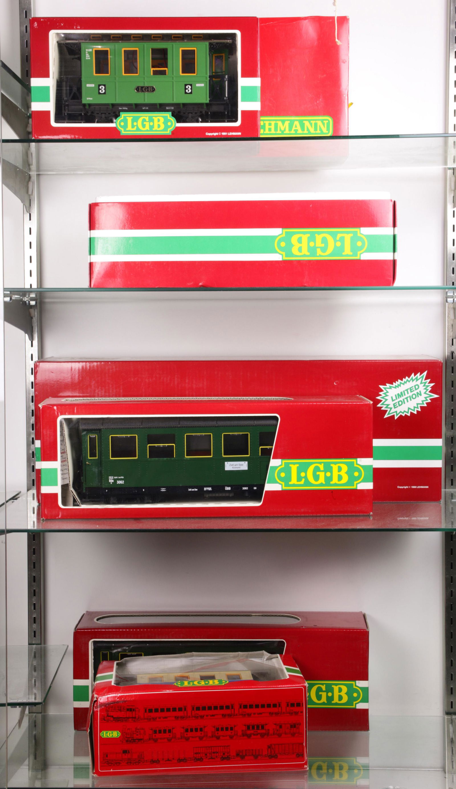 (lot of 7) An LGB model train group in original (1 of 4)