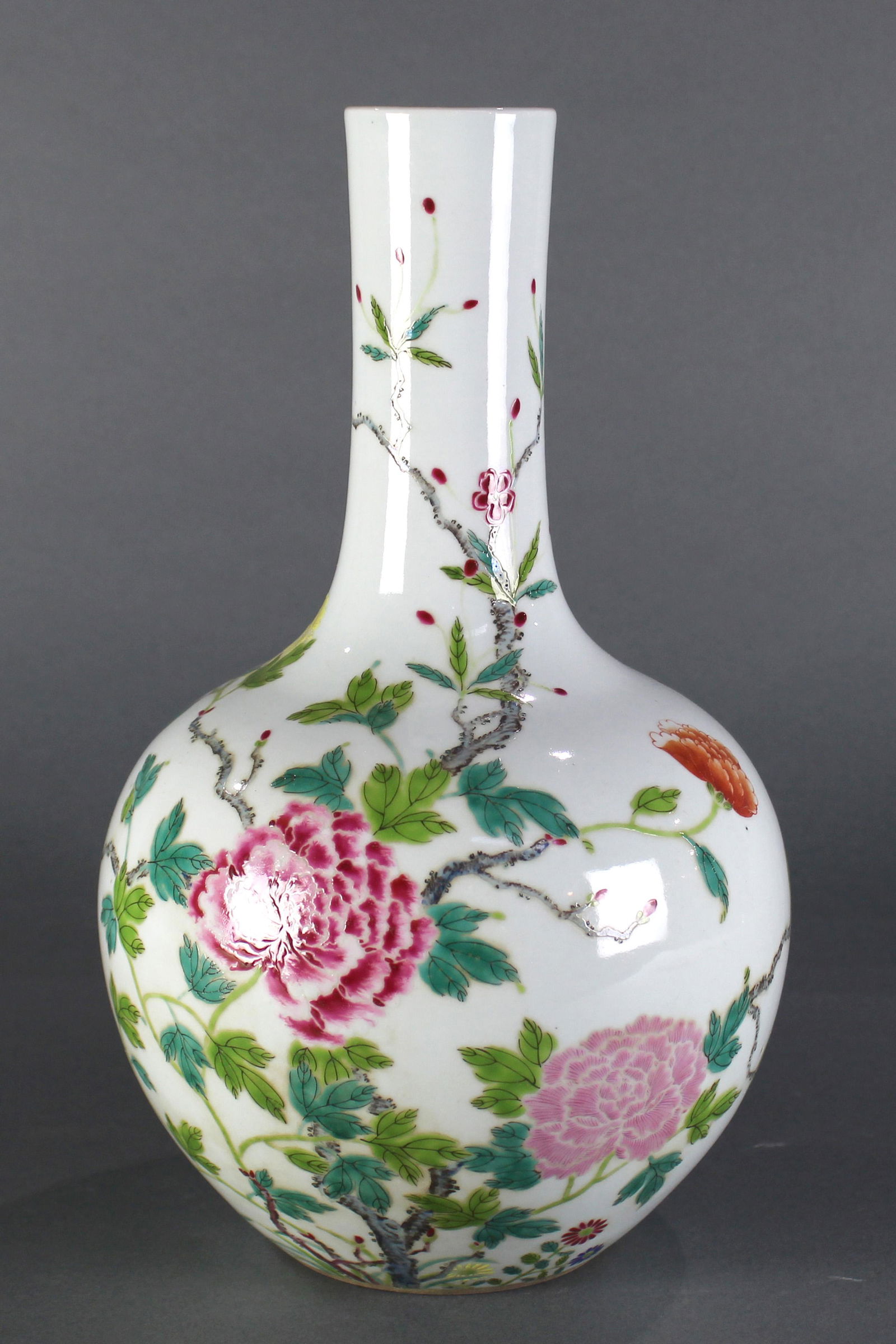 Chinese Famille Rose vase (1 of 3)