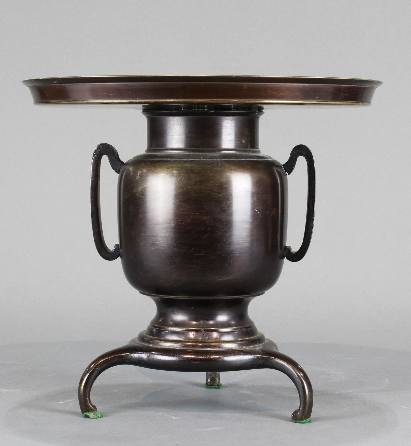 Japanese bronze tripod usabata (1 of 3)