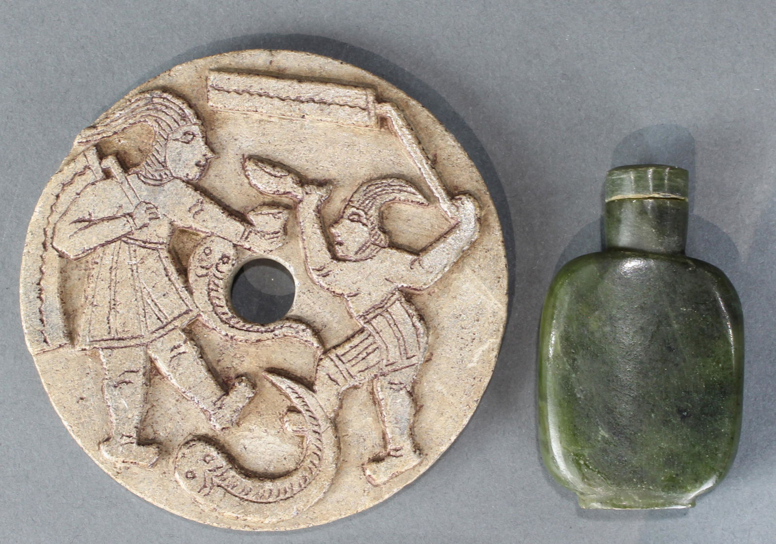 (lot of 2) Hardstone carvings (1 of 2)