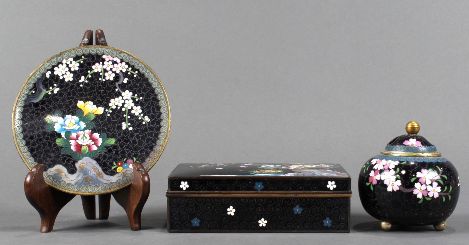 A (set of 3) Japanese Ando cloisonne table articles (1 of 3)