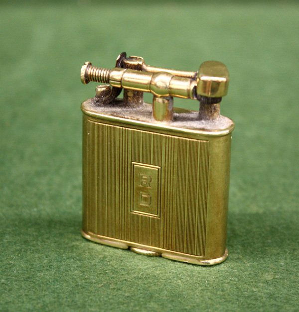 Dunhill 14k yellow gold lighter, circa 1940: Dunhill 14k yellow gold lighter, circa 1940, monogrammed 'RD'