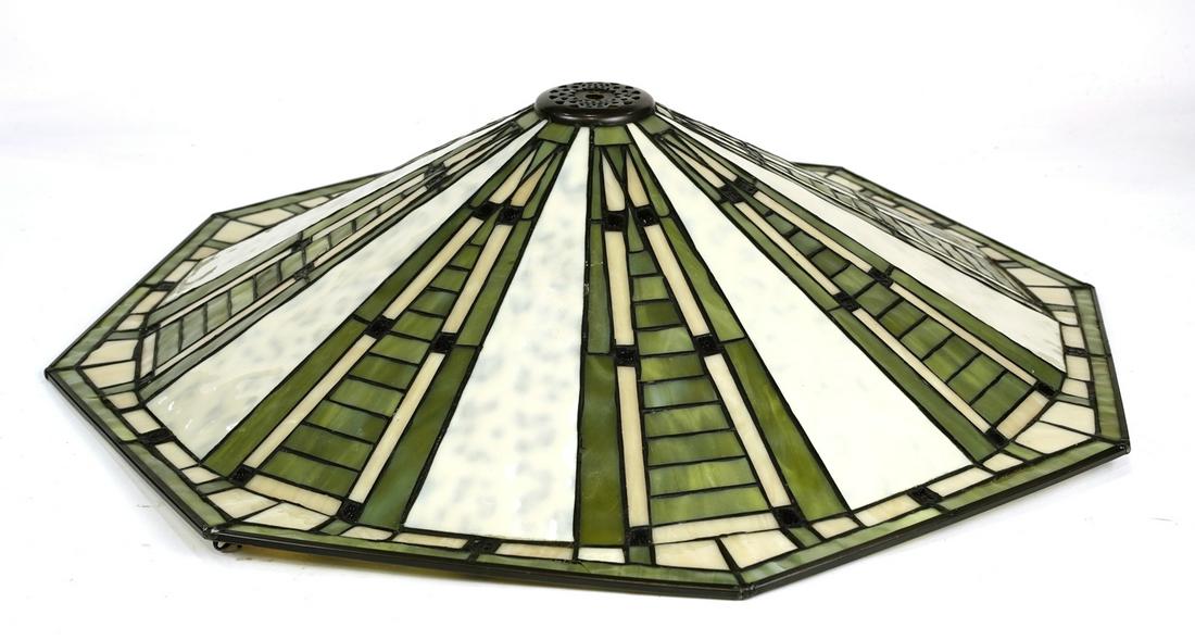 Dale Tiffany leaded glass lamp shade 5.5"h x 22"w: Dale Tiffany leaded glass lamp shade 5.5"h x 22"w