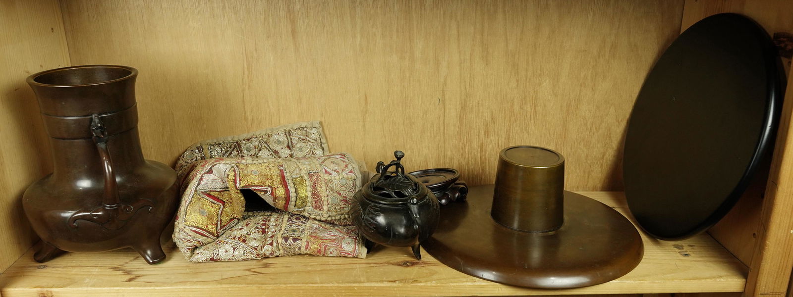 One shelf of Chinese export and Asian decoratives (1 of 1)