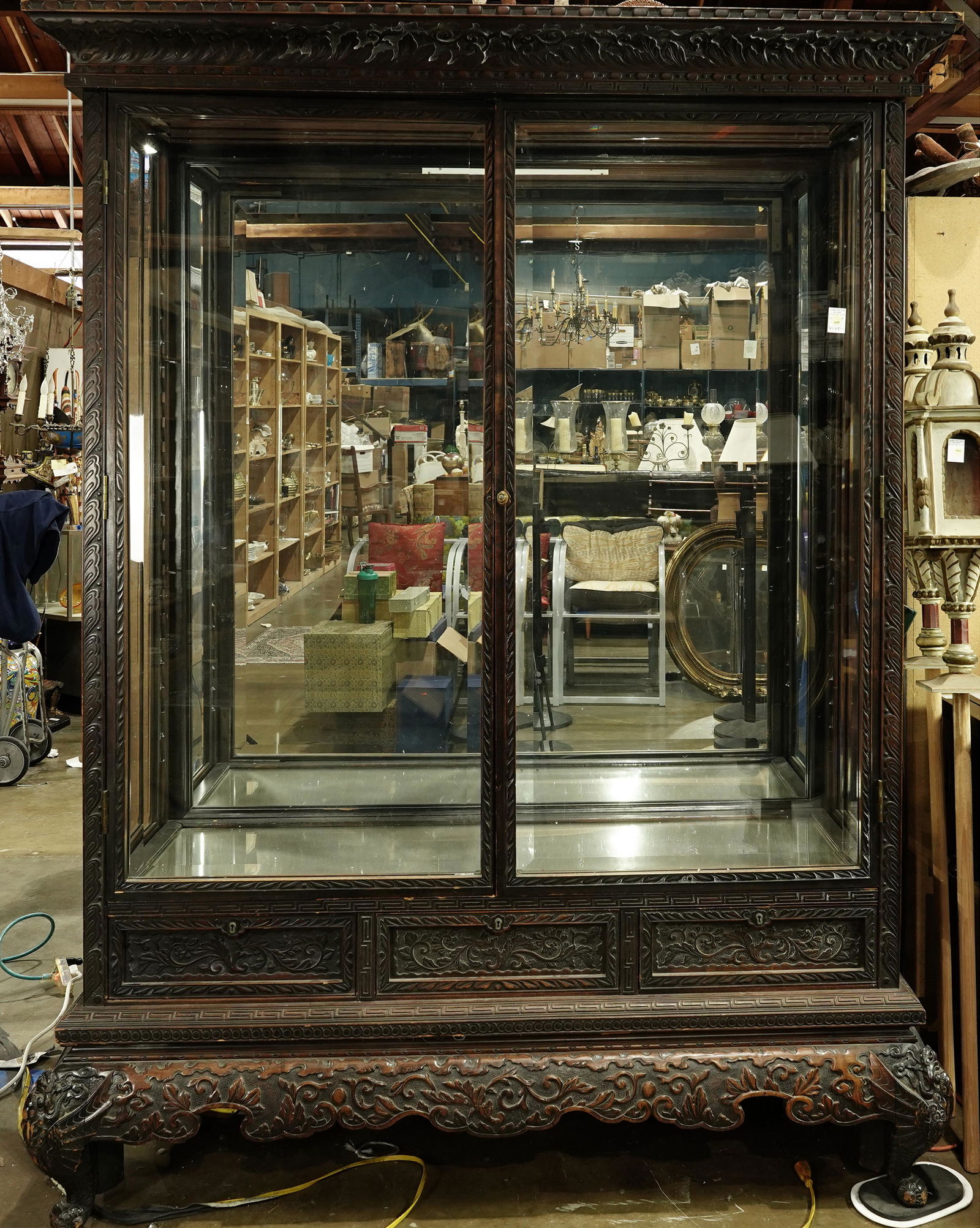 Chinese export display cabinet (1 of 1)
