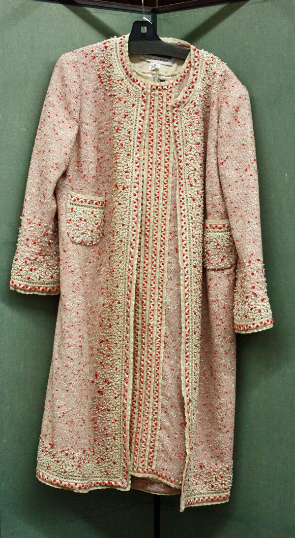 Oscar de la Renta dress jacket: Oscar de la Renta dress and jacket set, in a mottled cotton blend boucle of variegated red and white, the three-quarter length jacket sans folding collar, with embellishment around collar, hem, and cu