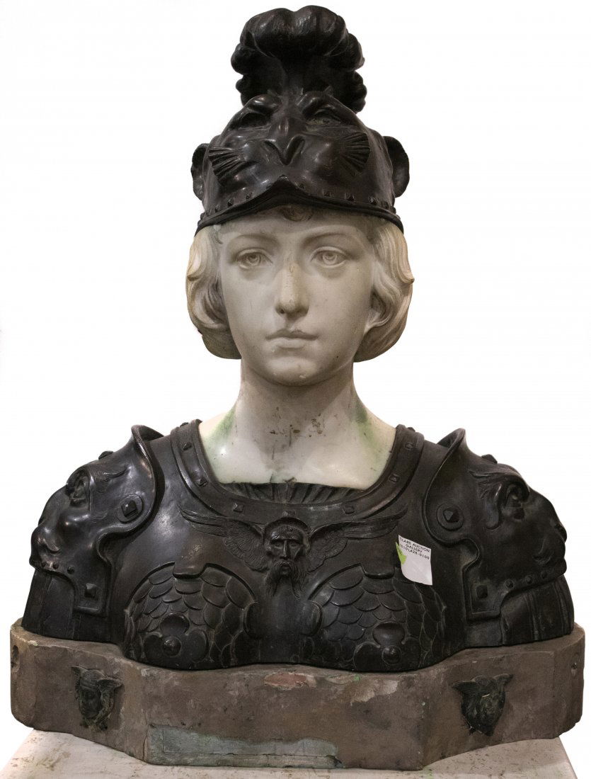 A Classical style marble bust (1 of 4)