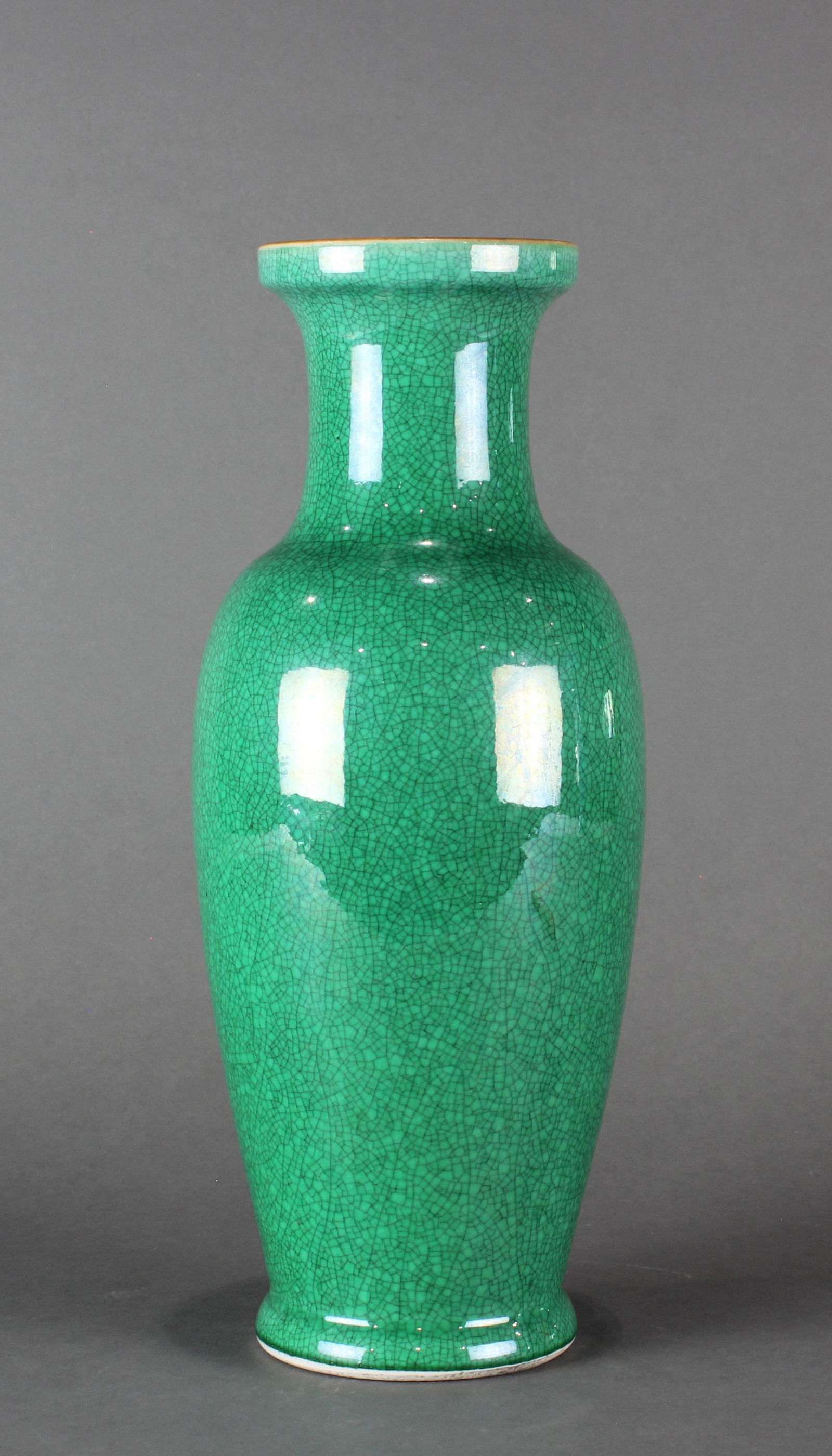 Chinese apple green crackle glazed vase (1 of 4)
