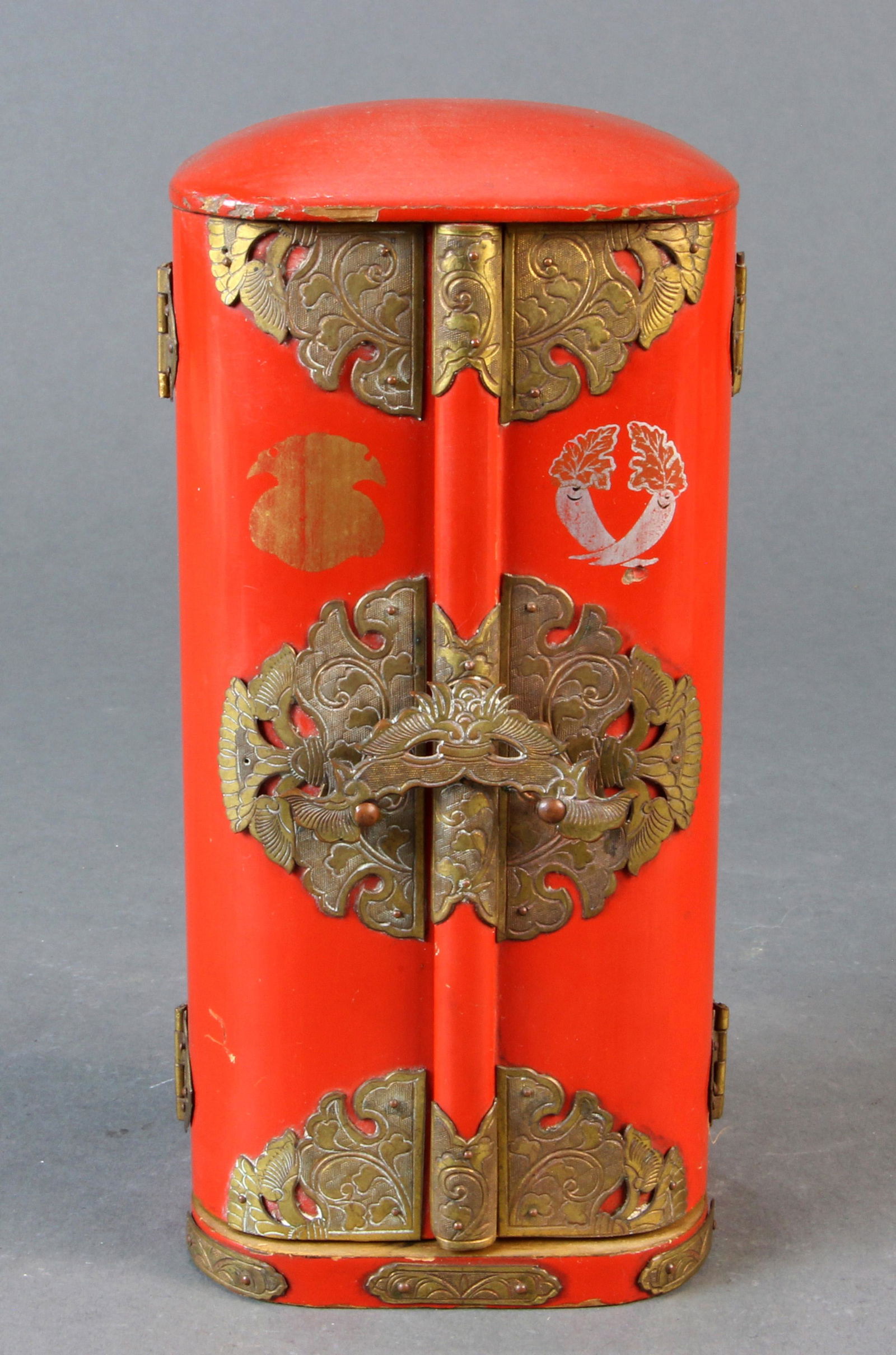 Japanese red lacquer shrine case fitted with Kannon 7"h (1 of 1)