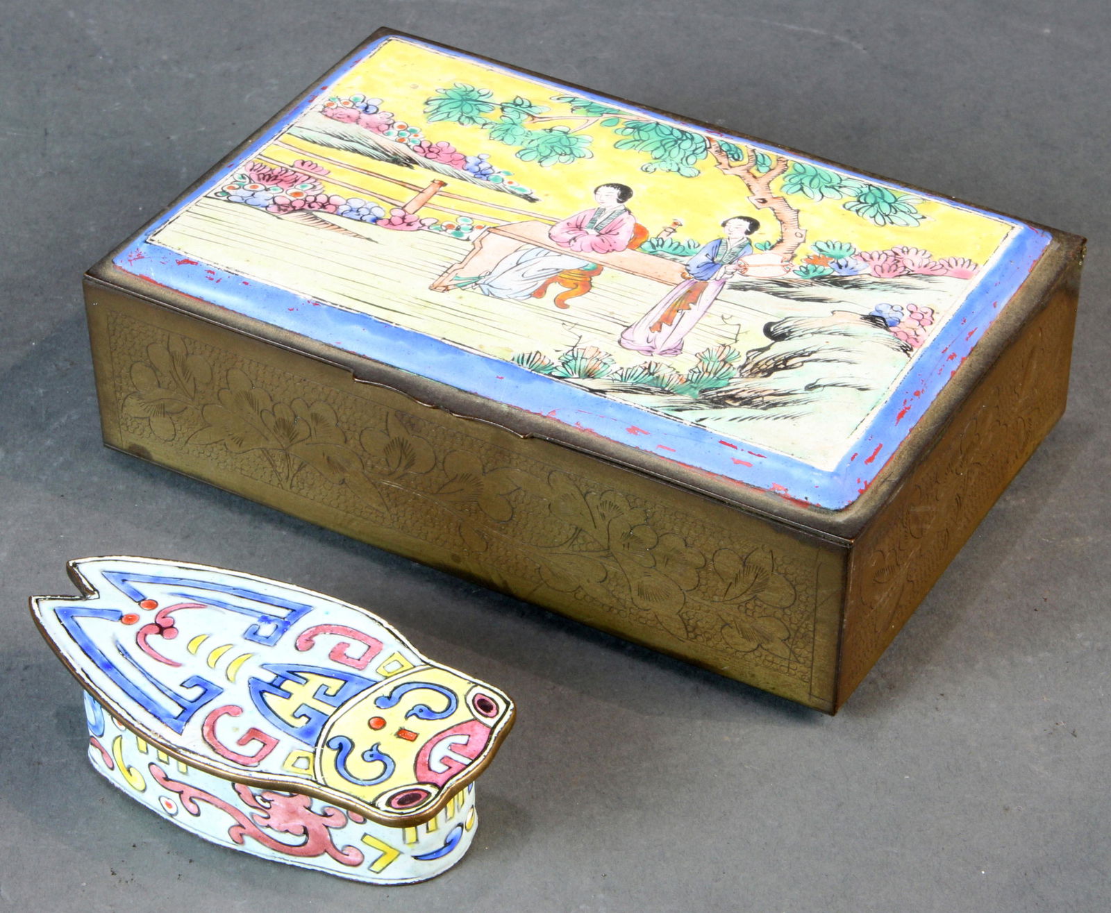 (lot of 2) Enamel boxes (1 of 1)