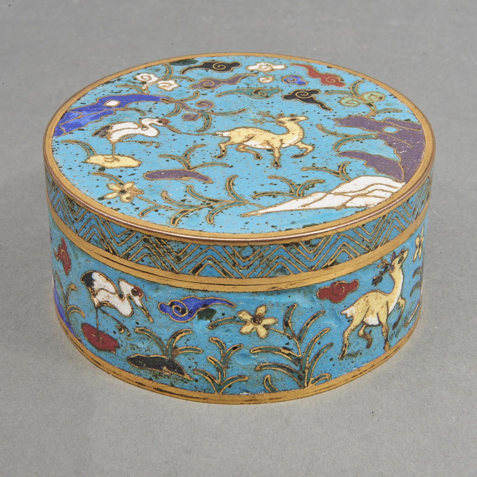 Chinese cloisonne enamel circular box (1 of 2)