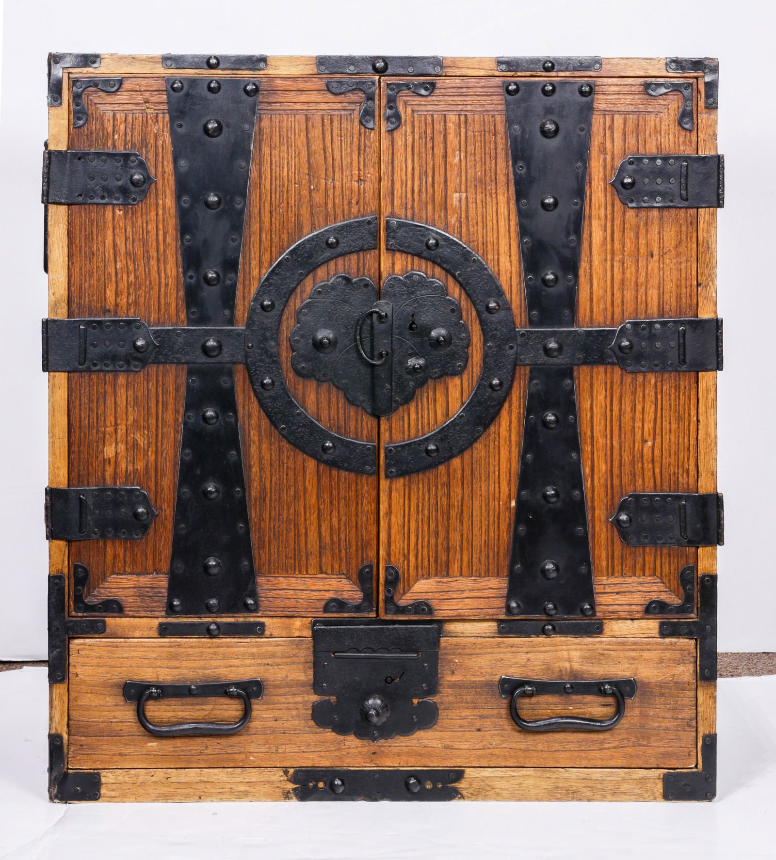 Japanese sea captain tansu (1 of 4)