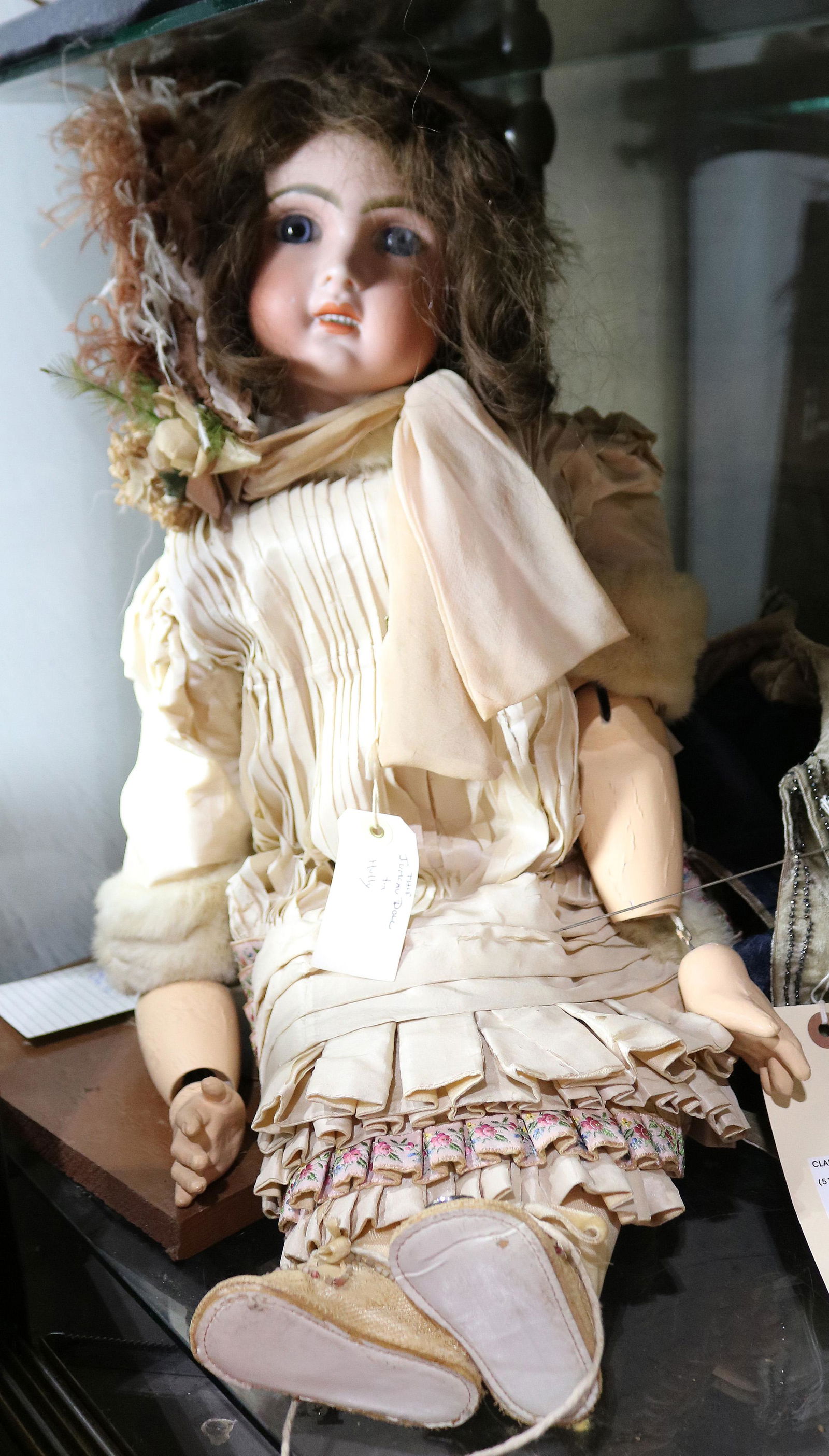 A Tete Jumeau doll (1 of 1)