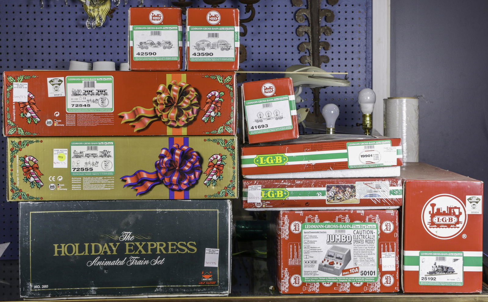 (lot of approx. 10) Boxed train model group (1 of 3)