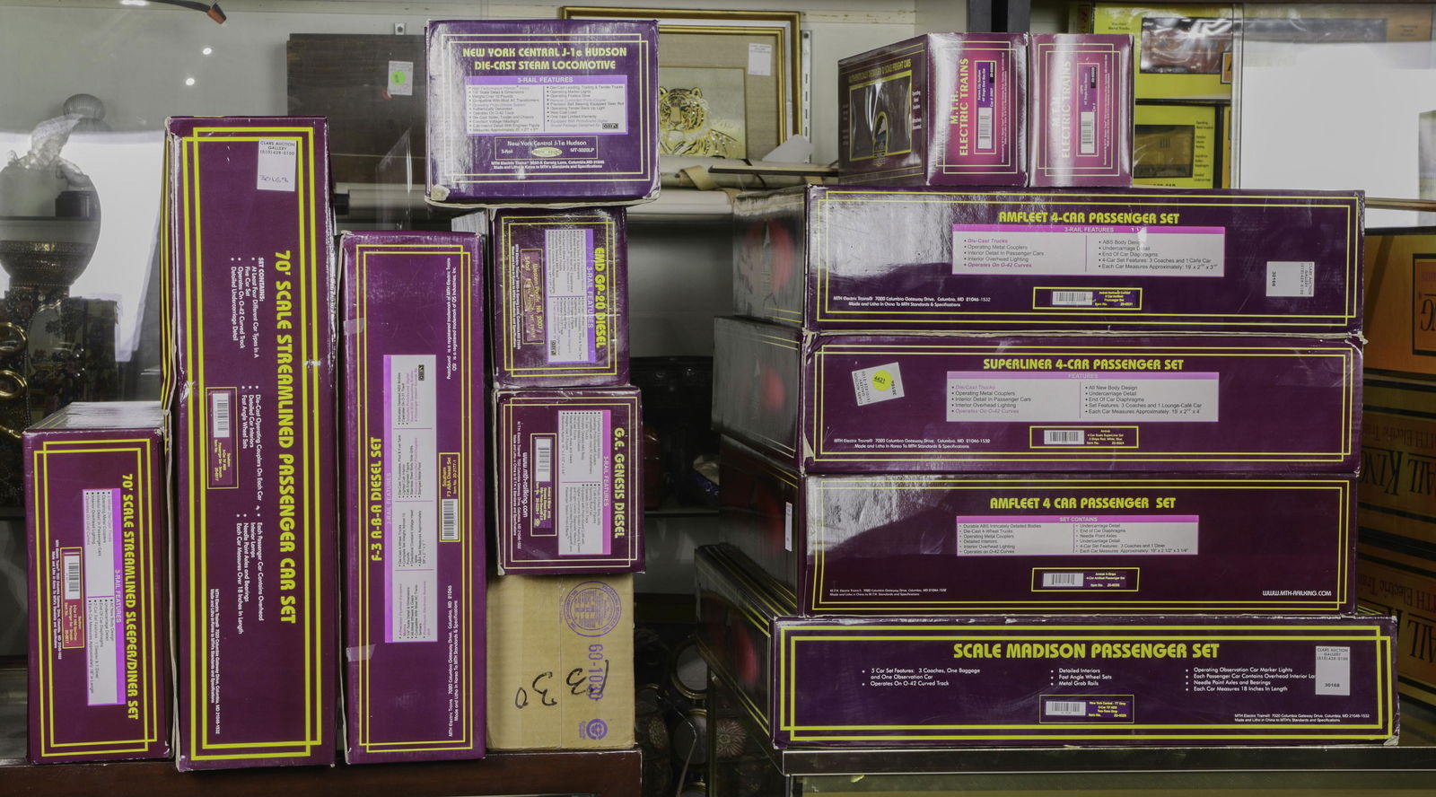 (lot of appox. 12) Boxed model train group (1 of 3)