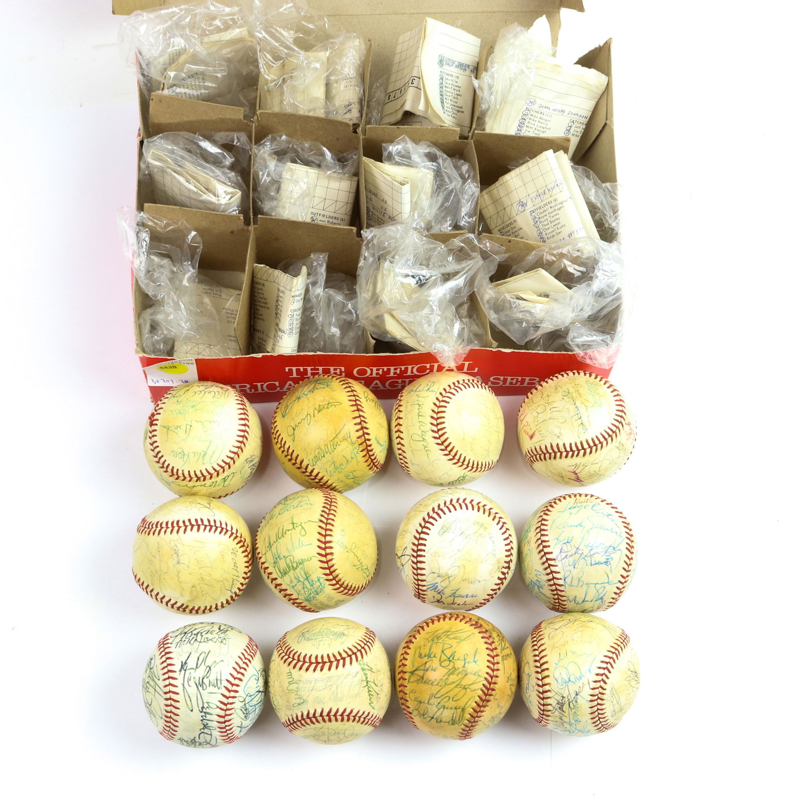 (lot of 12) Baseball group bearing signatures (1 of 1)