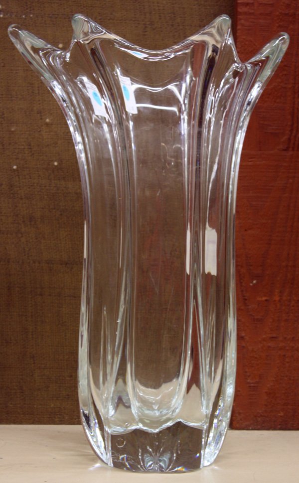 Daum Nancy Crystal Vase: Daum Nancy crystal vase having scalloped rim and fluted standard, etched Daum France at base, 14.5''h x 9''dia