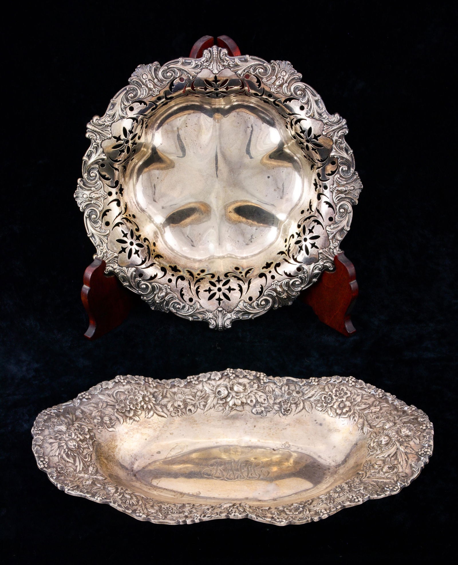 A (lot of 2) Art Nouveau sterling bowls (1 of 5)