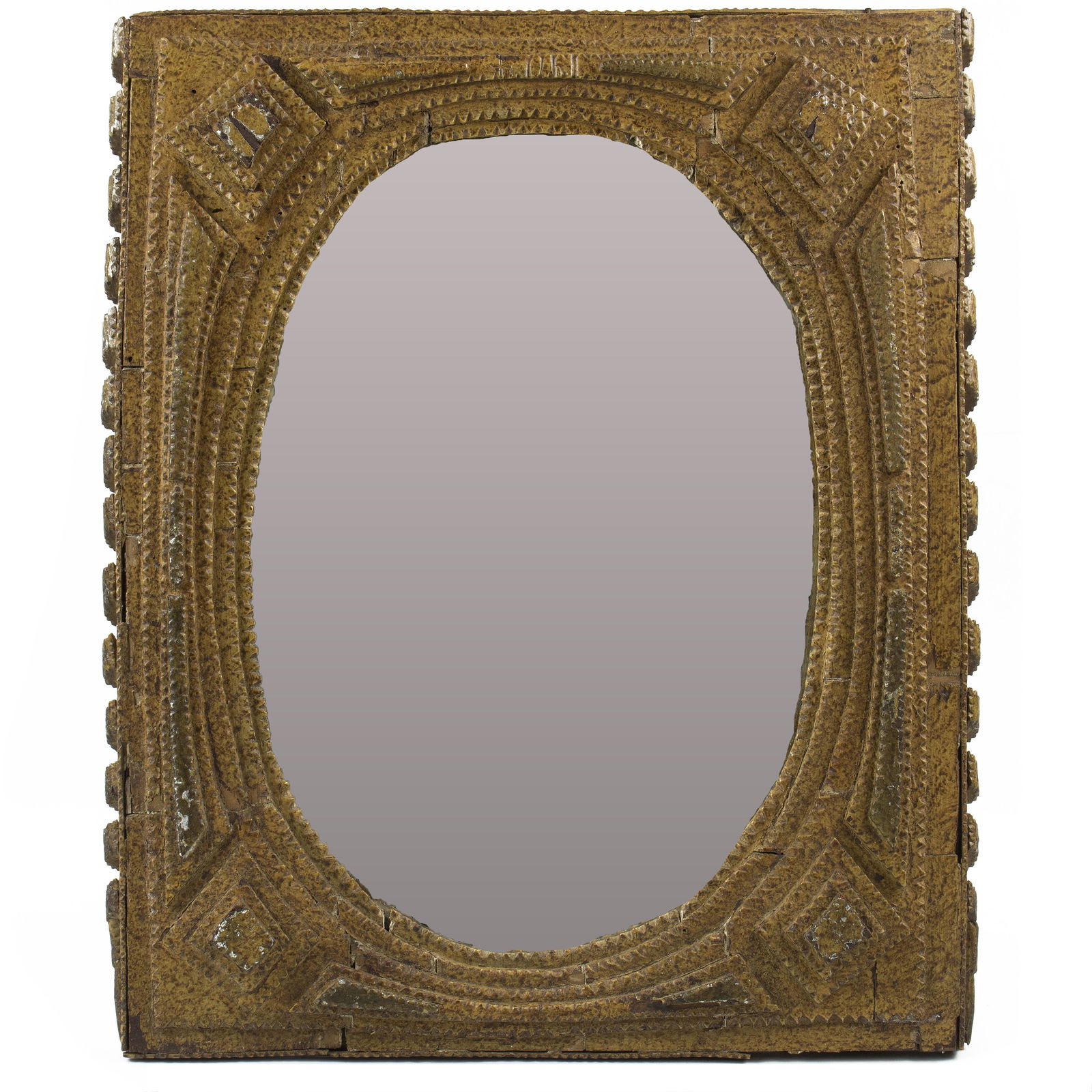 A (lot of 2) Tramp art chipped wood items (1 of 6)