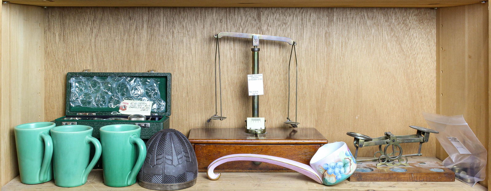 Shelf lot of scales and ceramics: a balance and a (1 of 1)