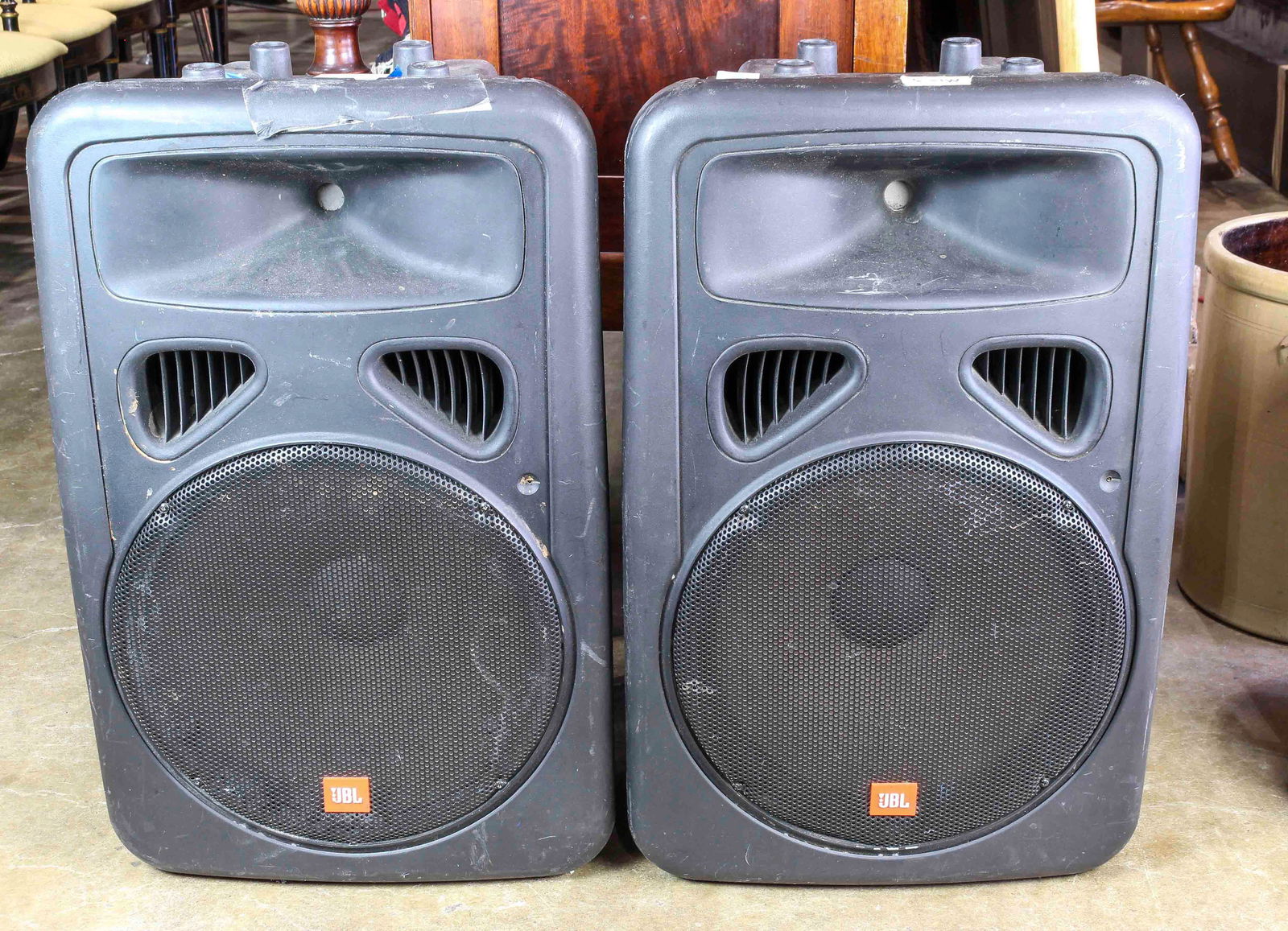 (lot of 2) JBL speakers (1 of 1)