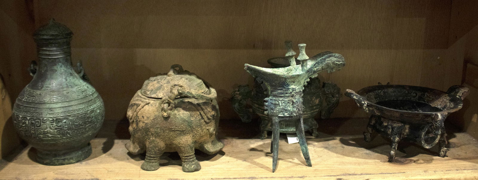 (lot of 5) Chinese archaistic vessels (1 of 1)