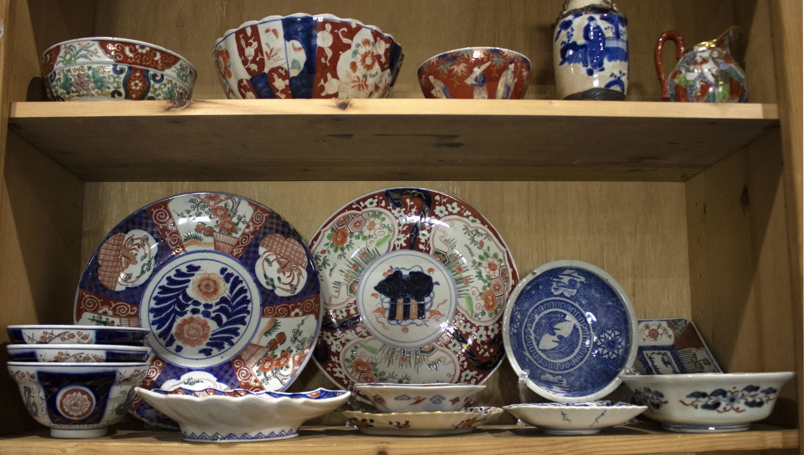 (lot of 12) Japanese Imari wares (1 of 1)