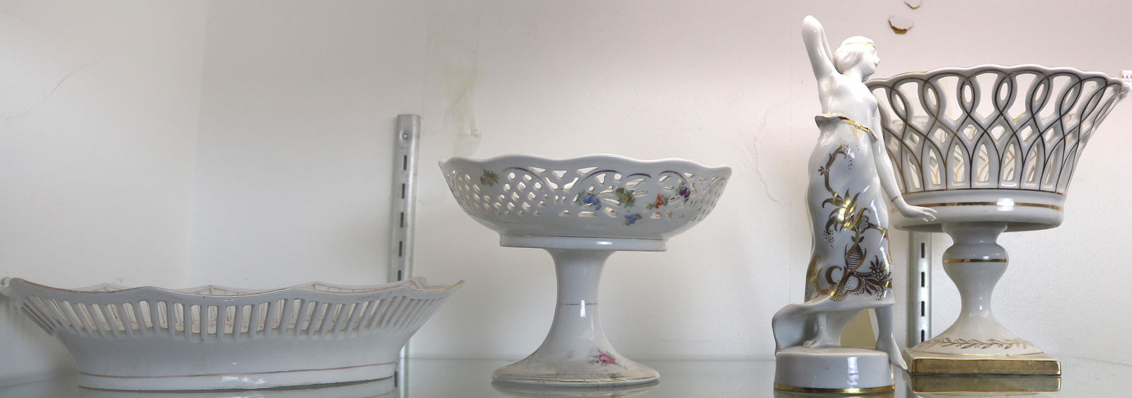 (lot of 4) Mostly German porcelains: Rosenthal figure (1 of 1)