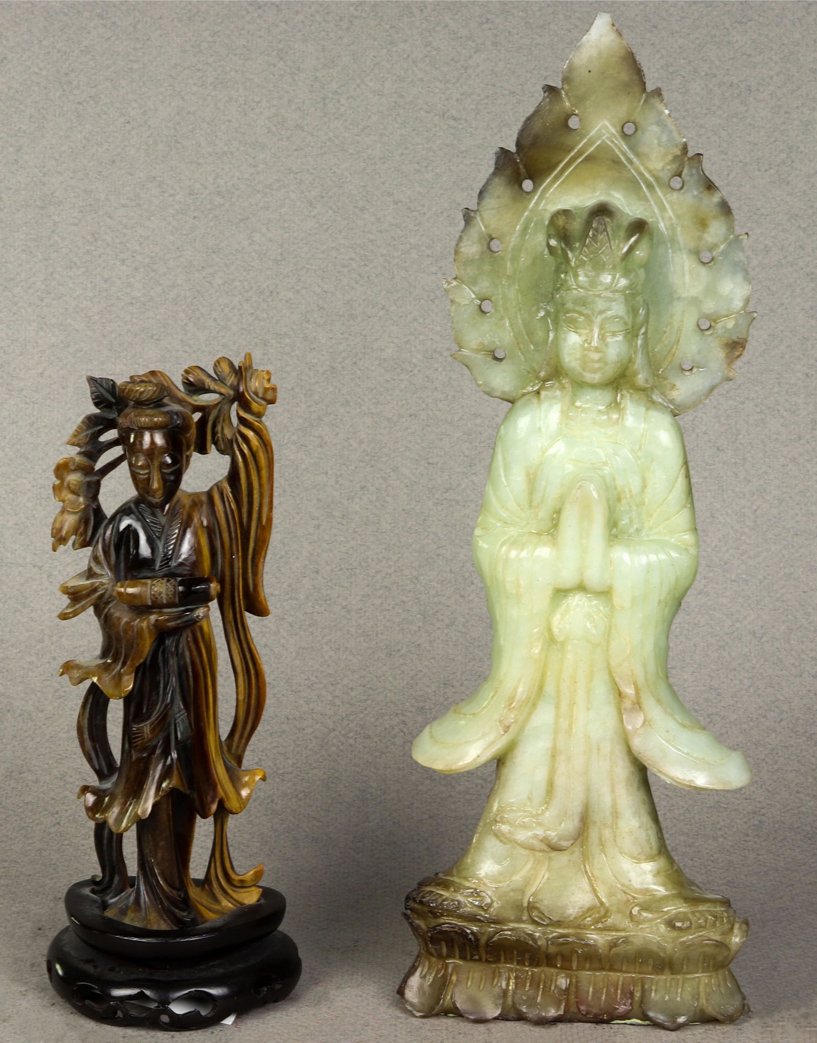 (lot of 2) Chinese hardstone carvings of Guanyin (1 of 1)
