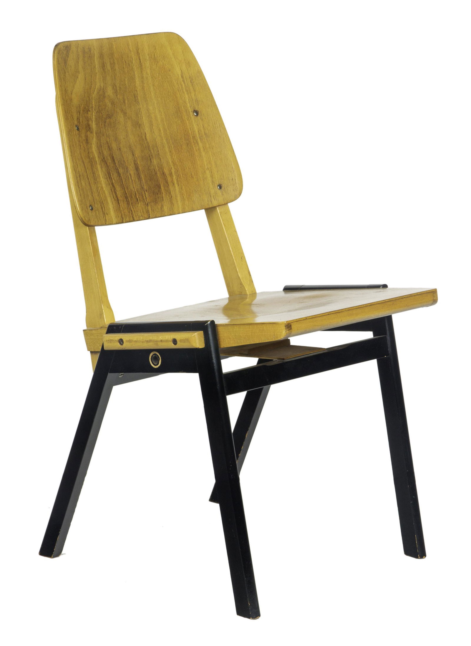 Ermeloo Zwager stacking chair (1 of 4)
