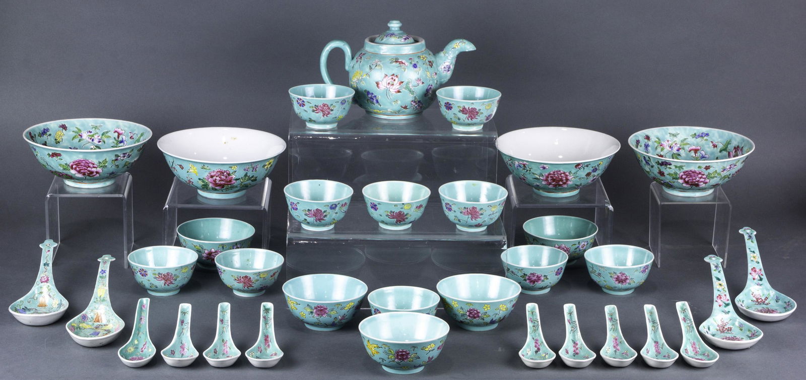 (lot of 33) Chinese famille rose service wares (1 of 4)