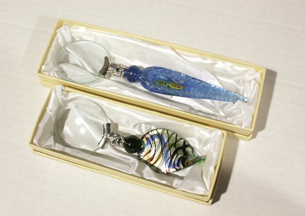 Magnifying glasses: Two magnifying glasses with art glass handles