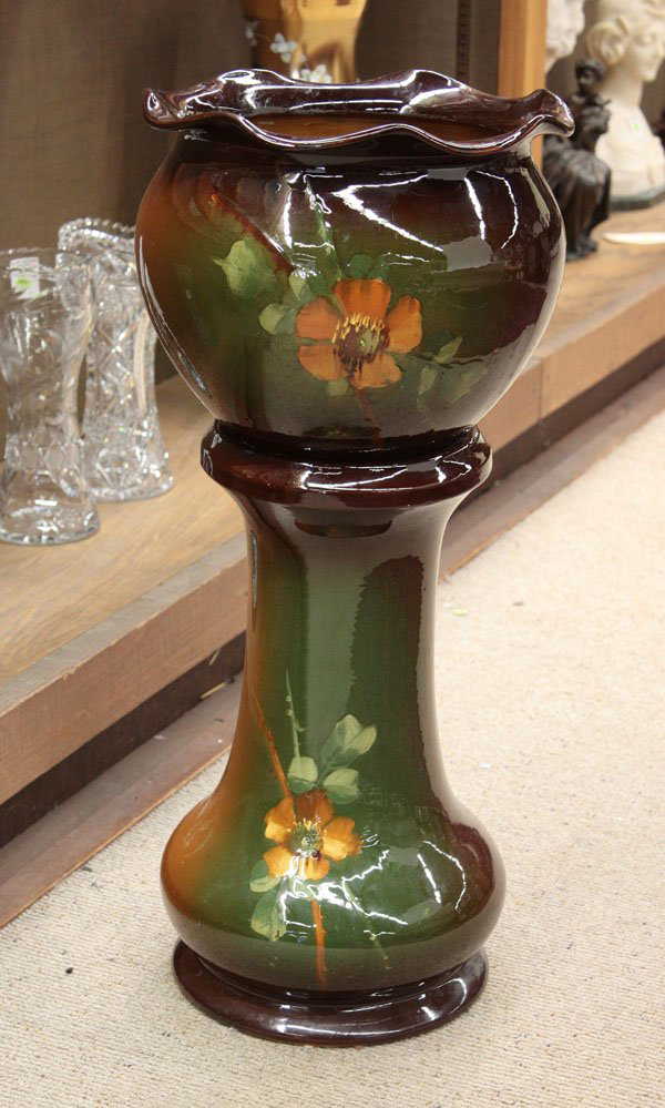 2023 Weller jardiniere and pedestal set