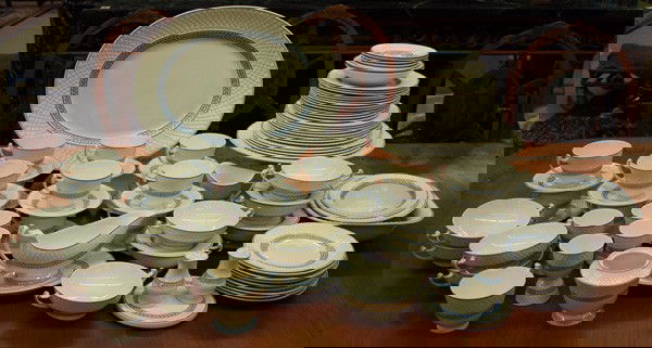Spode Copeland ''Mansard'' Table Service: (lot of 128) Spode ''Mansard'' pattern partial table service, having a blue vine border on a white ground, consisting of five dinner plates 10.75''w, nine luncheon plates 9.5''w, fourteen salads 8''w,