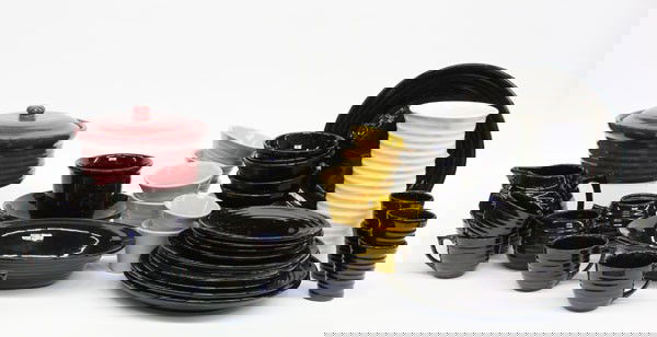 Associated Bauer Pottery: (lot of 47) Bauer Pottery of California Monterey Ring associated articles, including a table service for four in black with three serving platters, two oval vegetables, a juice pitcher with cups, a wh