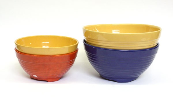 Bauer of California Pottery: (lot of 4) Bauer of California associated footed mixing bowls, largest 14.5''w
