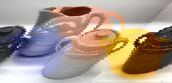 Bauer Pottery: (lot of 7) One shelf with Bauer pottery bean pots, teapot, and pitcher