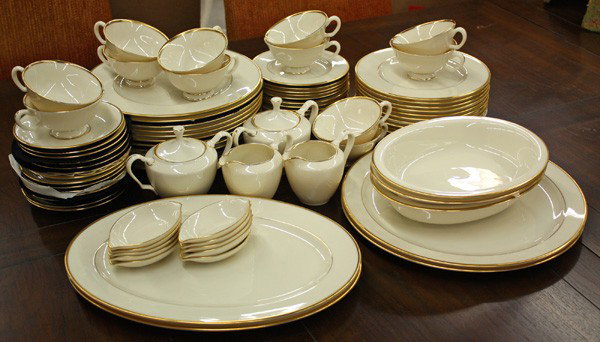Lenox Mansfield porcelain dinner service: (Lot of 83) Lenox Mansfield porcelain dinner service, comprising 2 oval platters 14'', 2 round serving dishes 13'', 3 oval tureens 10'' x 2'', 12 dinner plates 10.5'', 12 salad plates 8.5'', 12 desert