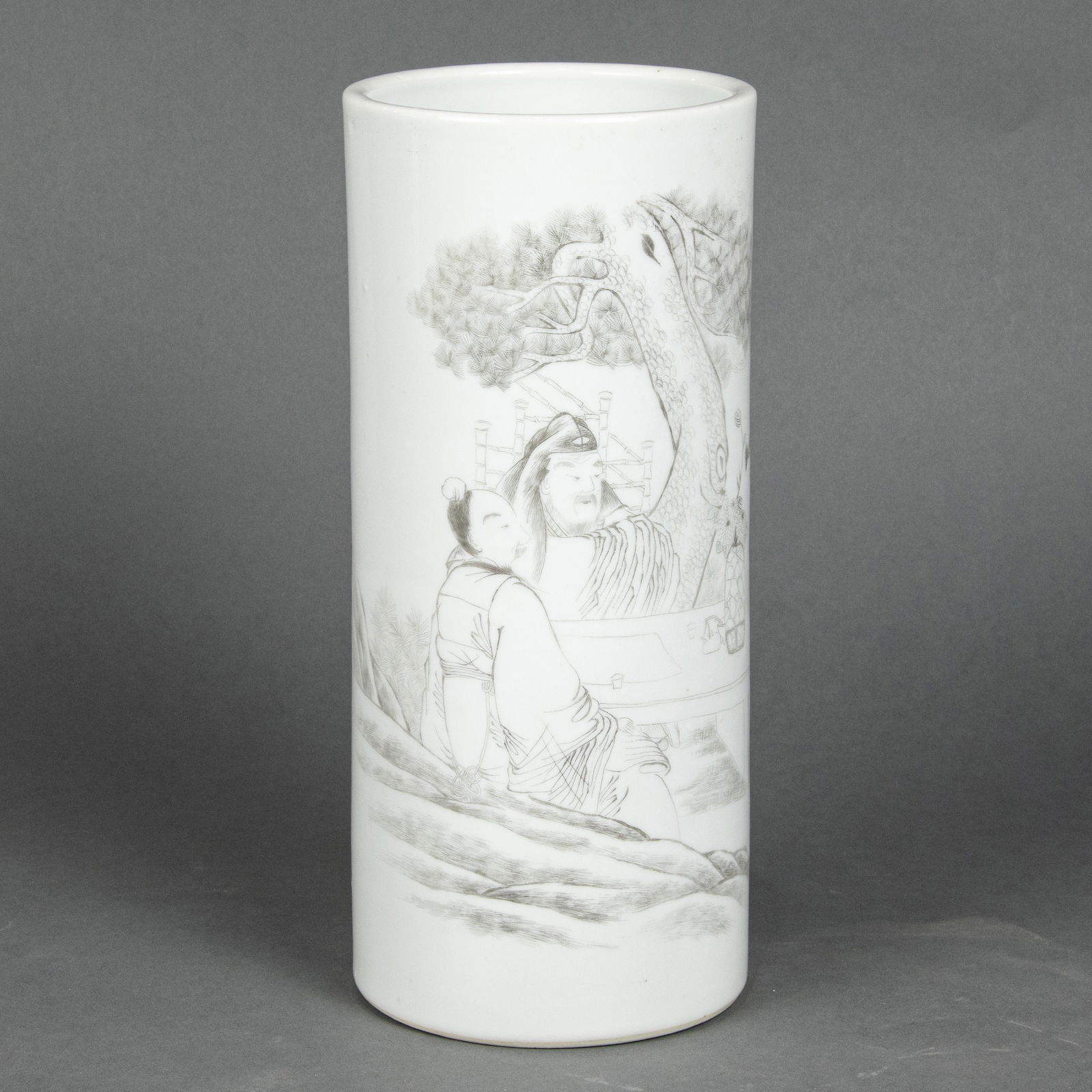 Chinese grisaille decorated hat stand (1 of 5)