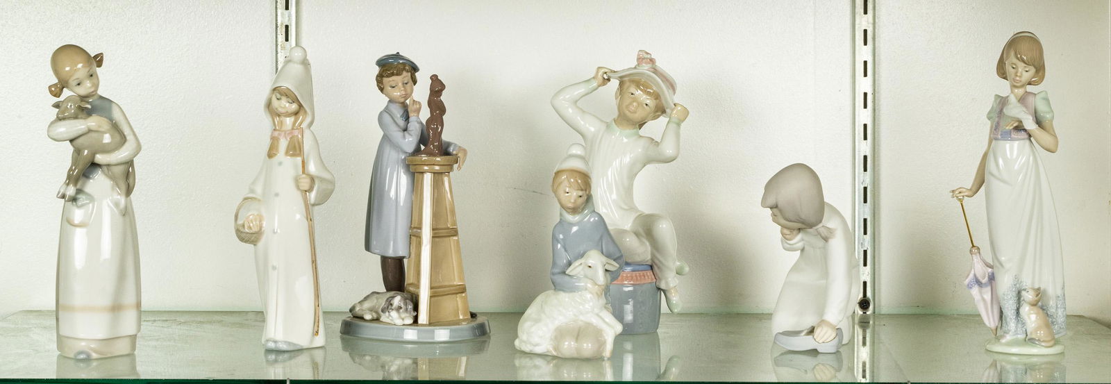 (lot of 7)  Lladro porcelain figural group (1 of 1)