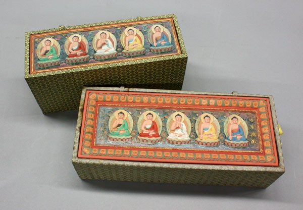 Chinese Printed Illustrated Sutra: (lot of 2) Chinese illustrated sutra reproductions, the first of two volumes entitled 'zhen chan nei yin dun zheng xu yi fa jie jin gang zhi jing' (=Diamond Sutra), the original dated to Xuande third