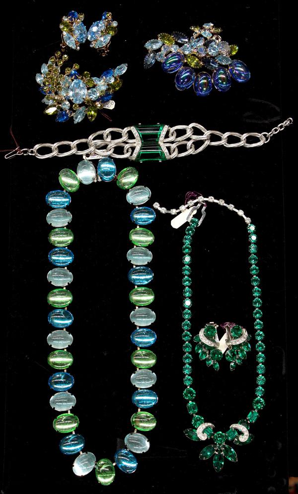 Fashion jewelry Hattie Carnegie, Eisneberg: (lot of 7) Hattie Carnegie and Eisenberg fashion jewelry pieces including; a Hattie Carnegie multicolor bubble necklace in blue and green, a Hattie Carnegie brooch with blue aurora borealis cabochon f