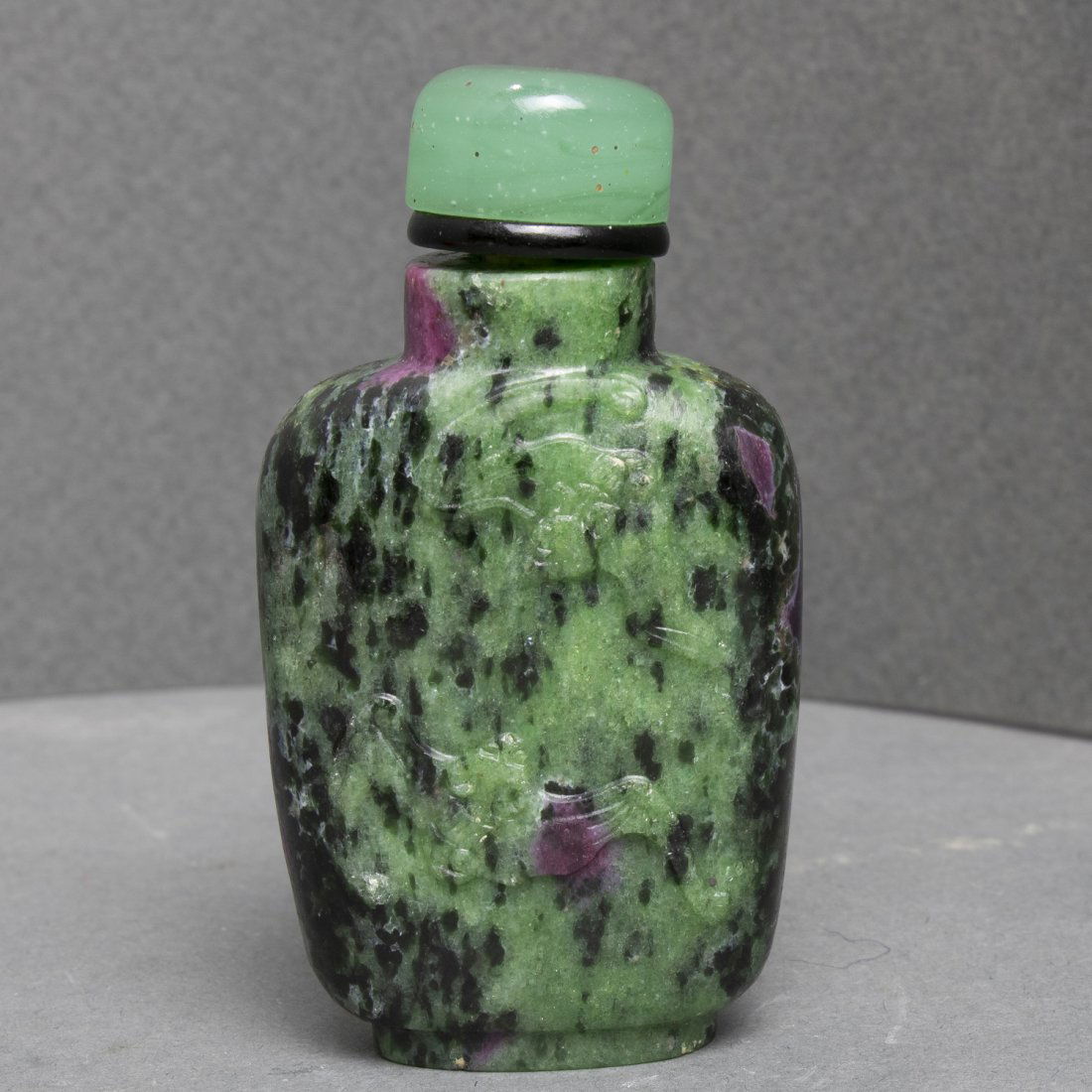 Chinese quartz snuff bottle (1 of 1)
