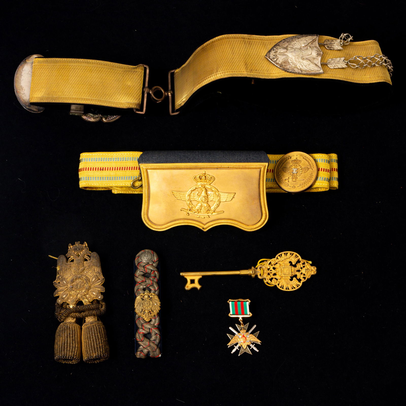 A (lot of 6) Continental cartlidge box, belts and (1 of 2)